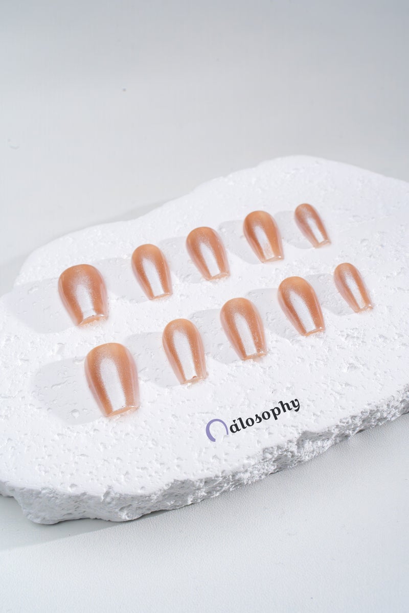 Nailosophy أظافر جل مصنوعة يدويًا قابلة للتثبيت بلمسة مخملية وردية | شكل كوفين - Image 1